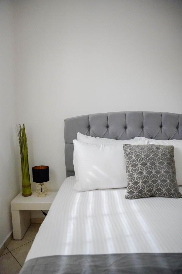 Two Bed Room Apartment 5 Min Walk To The Beach Эйлат Экстерьер фото