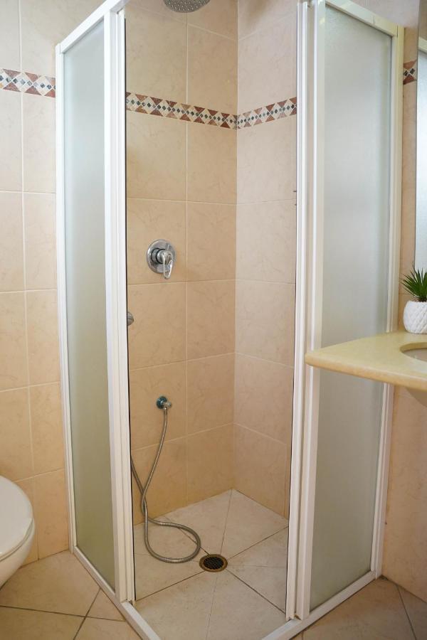 Two Bed Room Apartment 5 Min Walk To The Beach Эйлат Экстерьер фото