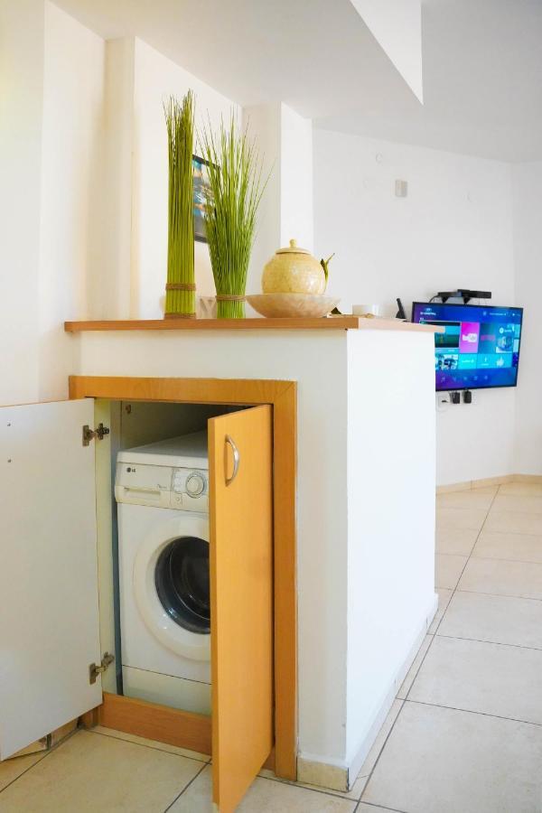 Two Bed Room Apartment 5 Min Walk To The Beach Эйлат Экстерьер фото