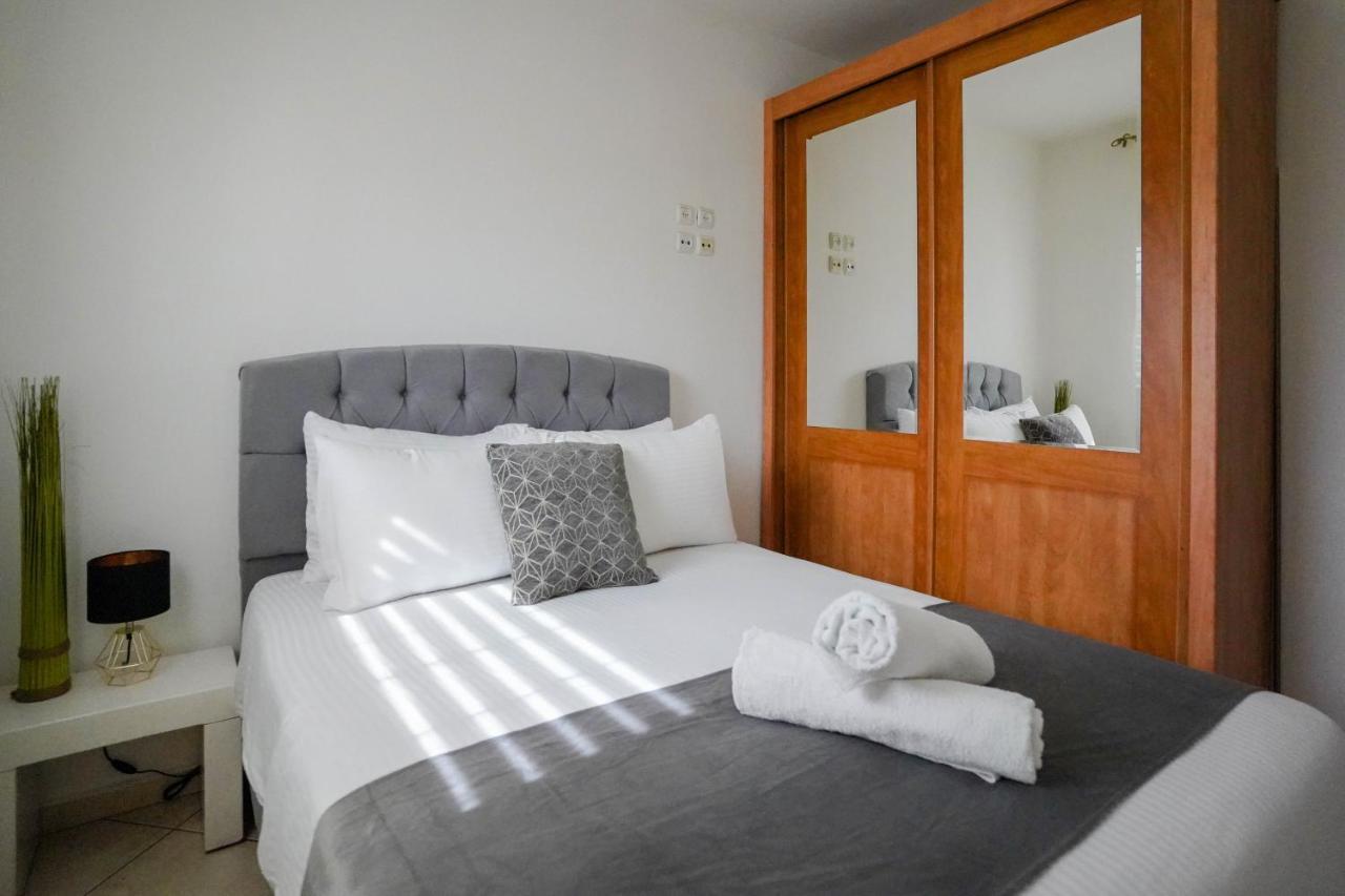 Two Bed Room Apartment 5 Min Walk To The Beach Эйлат Экстерьер фото