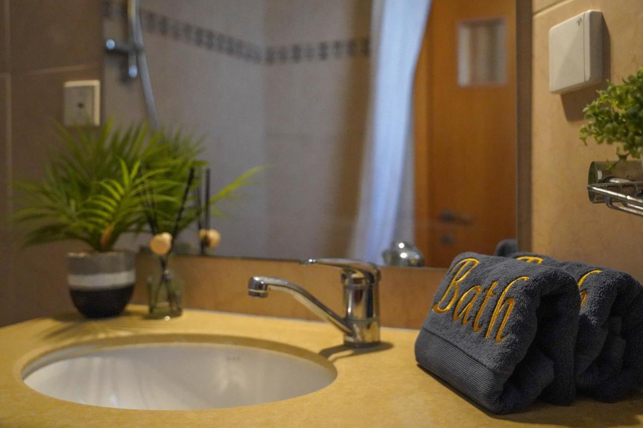 Two Bed Room Apartment 5 Min Walk To The Beach Эйлат Экстерьер фото