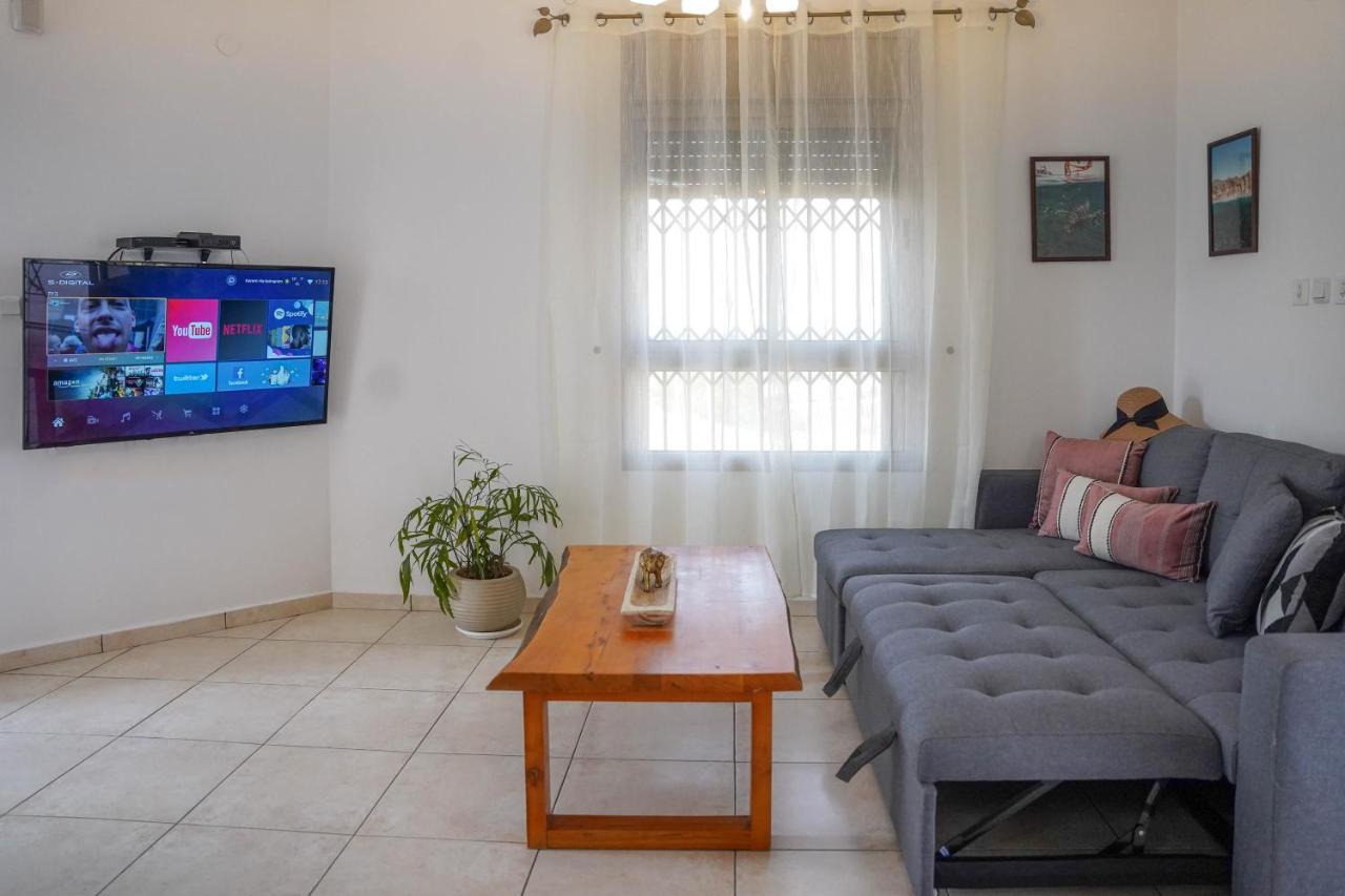 Two Bed Room Apartment 5 Min Walk To The Beach Эйлат Экстерьер фото
