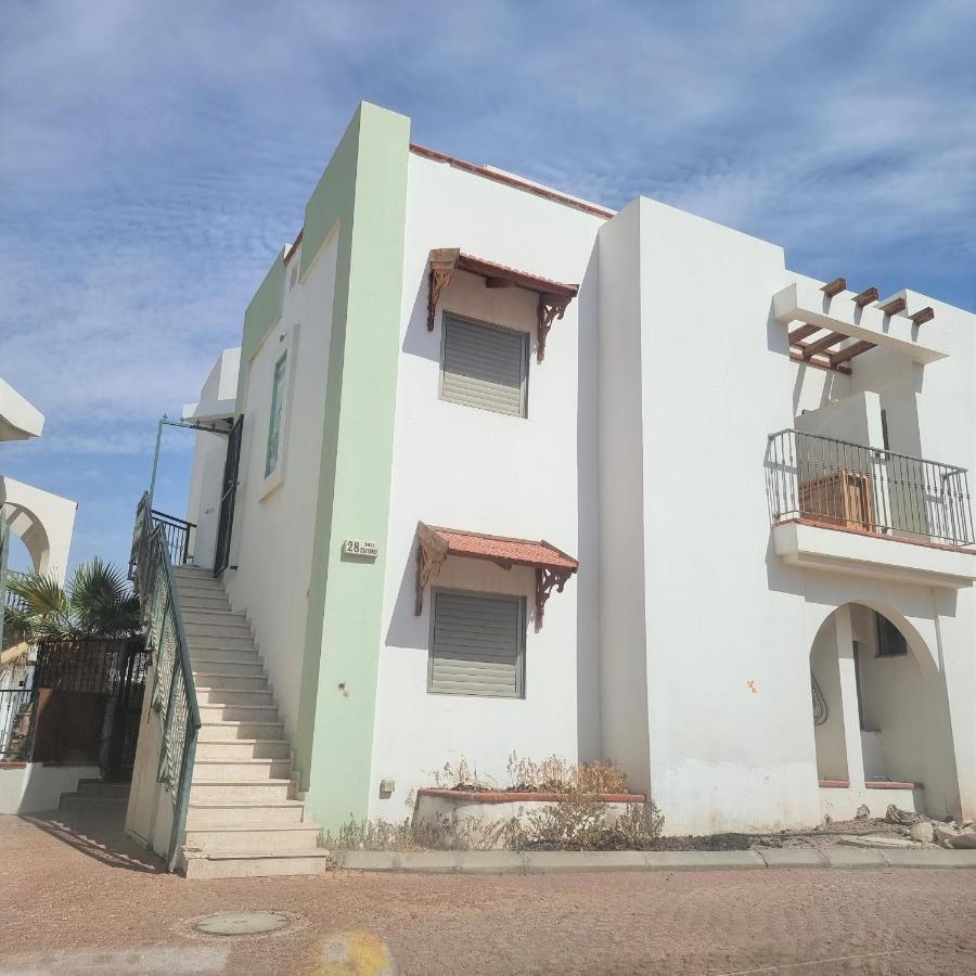 Two Bed Room Apartment 5 Min Walk To The Beach Эйлат Экстерьер фото